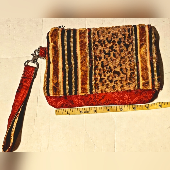 Textured warm Color tiger print and velvet striped wristlet with wine interior - Picture 2 of 5